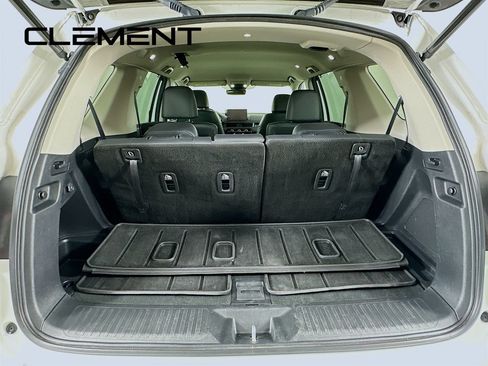 Used 2025 Honda Pilot EX-L image 11