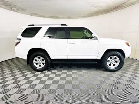 Used 2021 Toyota 4Runner SR5 Premium AWD/4WD image 2