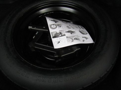 Used 2020 Jeep Cherokee Latitude Plus image 9