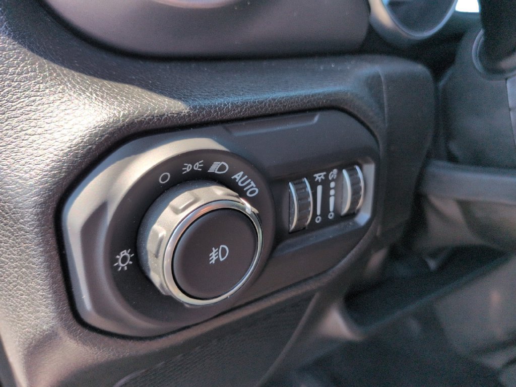 Used 2022 Jeep Wrangler Unlimited Sport AWD/4WD image 23