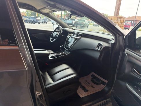 Used 2023 Nissan Murano SV FWD image 7