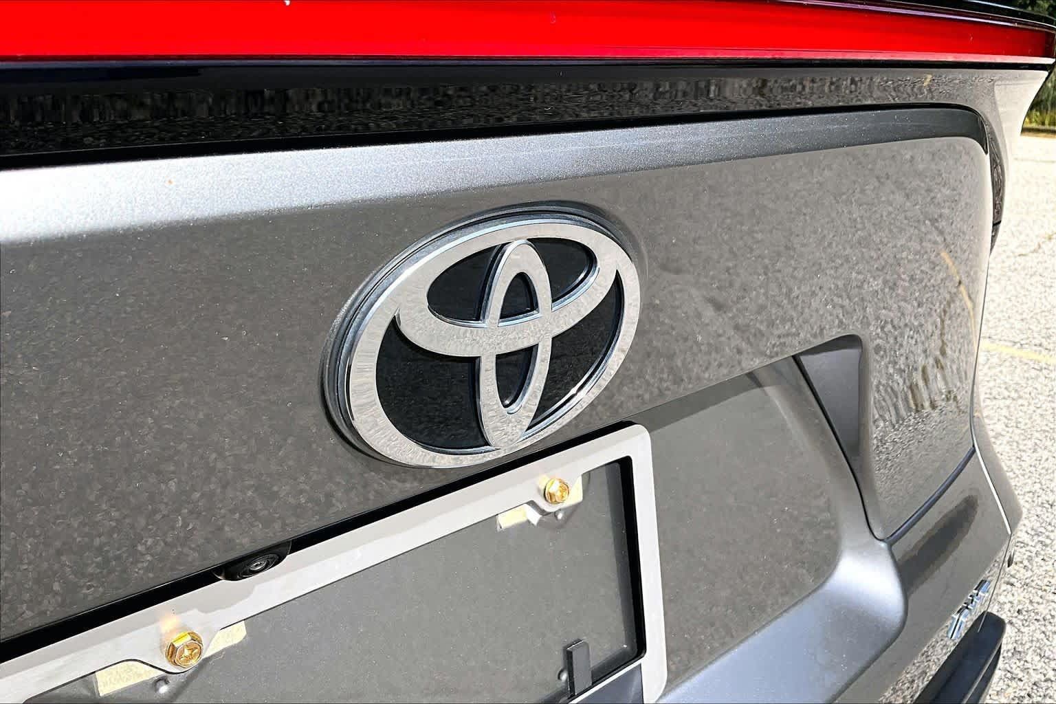 Used 2024 Toyota bZ4X AWD w/ Weather Package image 32