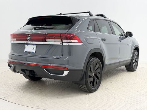 Used 2024 Volkswagen Atlas Cross Sport SE image 9