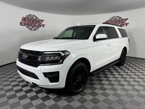 Used 2024 Ford Expedition Max XLT AWD/4WD image 3