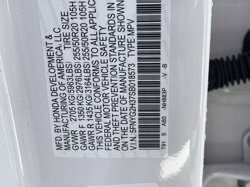 Used 2025 Honda Pilot Sport image 33