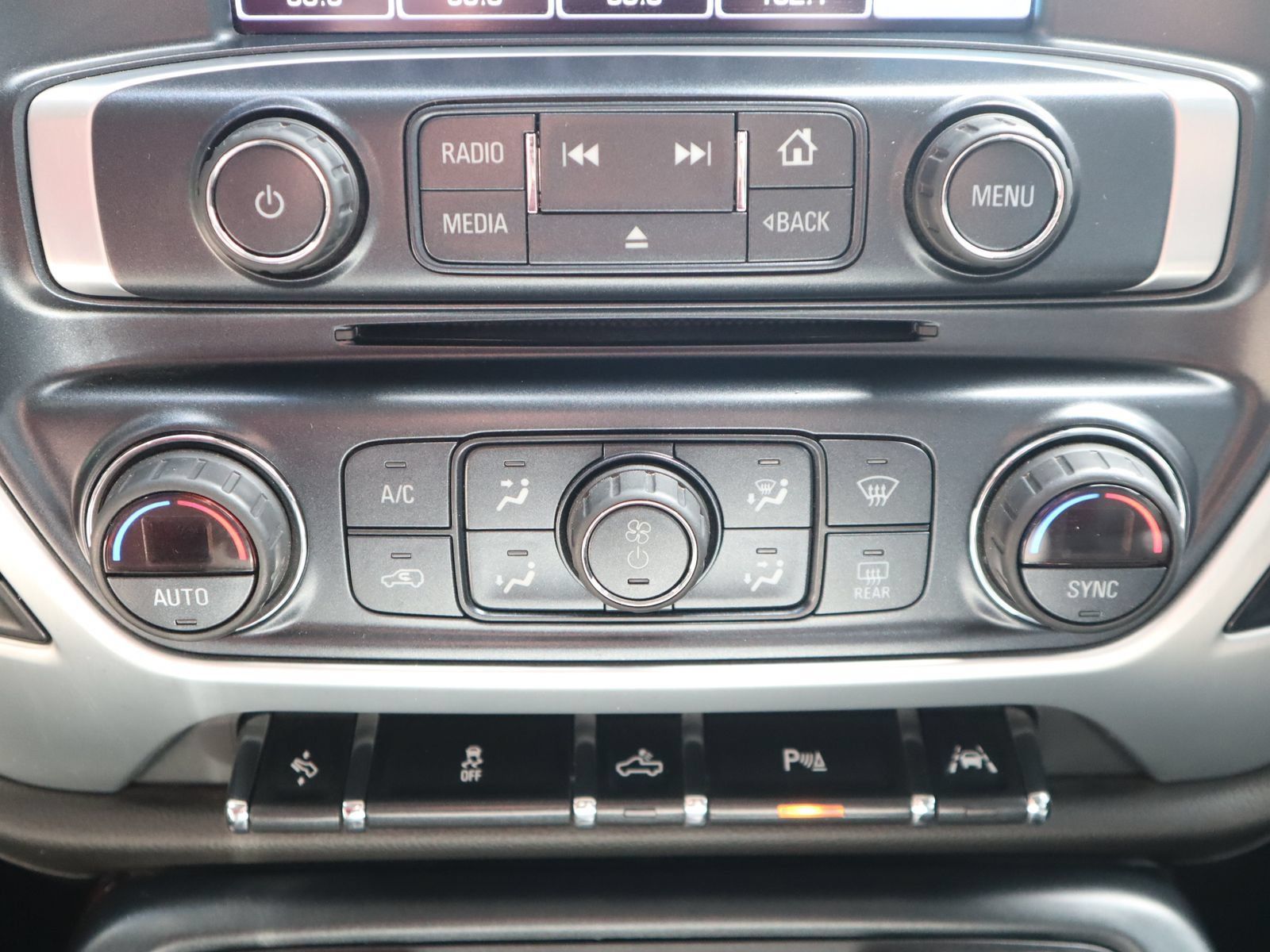 Used 2018 GMC Sierra 1500 SLT AWD/4WD image 43