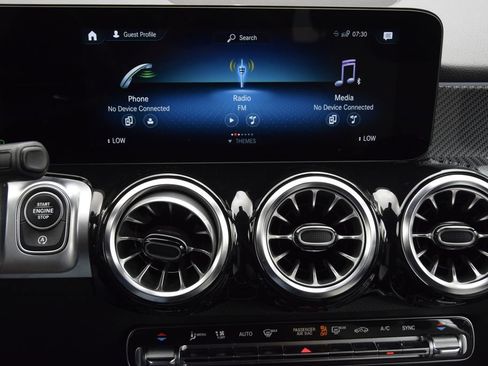 Used 2023 Mercedes-Benz GLB 250 image 26