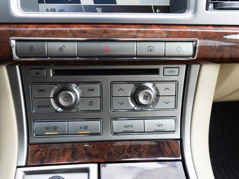 Used 2011 Jaguar XF Portfolio image 19