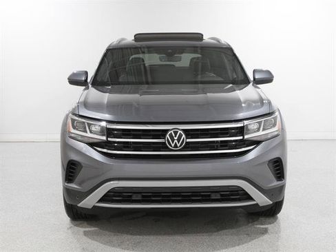 Used 2022 Volkswagen Atlas Cross Sport SEL image 2