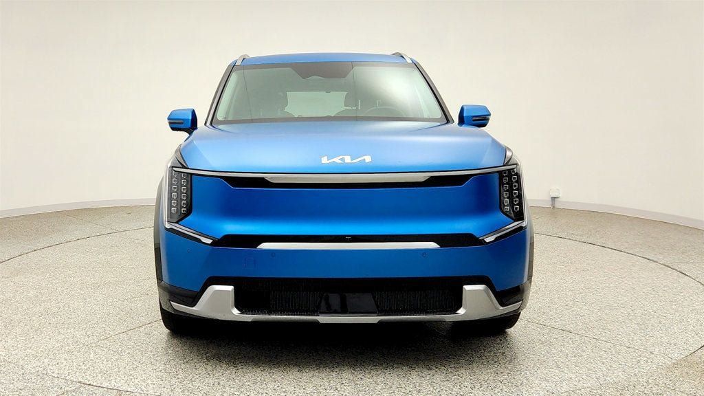 Used 2024 Kia EV9 Land AWD/4WD image 2