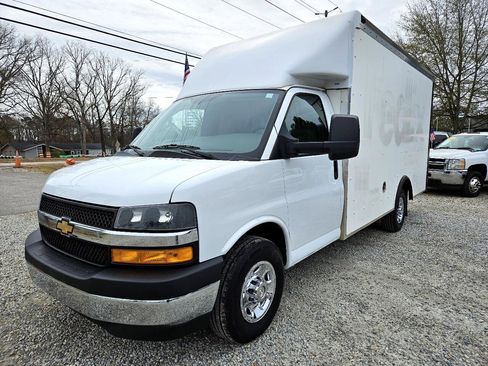 Used 2021 Chevrolet Express 3500 w/ Power Convenience Package image 3
