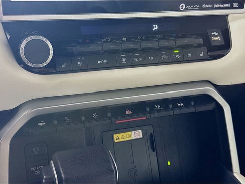 Used 2022 Toyota Tundra Capstone image 17