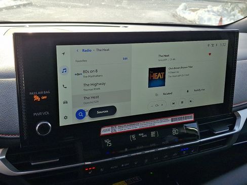 Certified 2025 Toyota Sienna XSE image 19