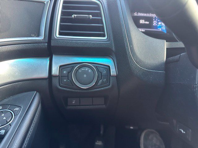 Used 2017 Ford Explorer Limited w/ Equipment Group 303A AWD/4WD image 28