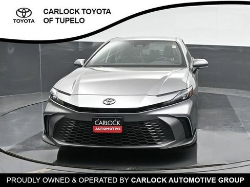 Used 2025 Toyota Camry SE w/ Convenience Package image 8