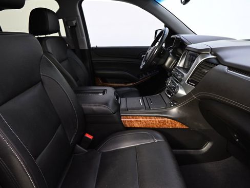Used 2019 Chevrolet Suburban Premier image 11