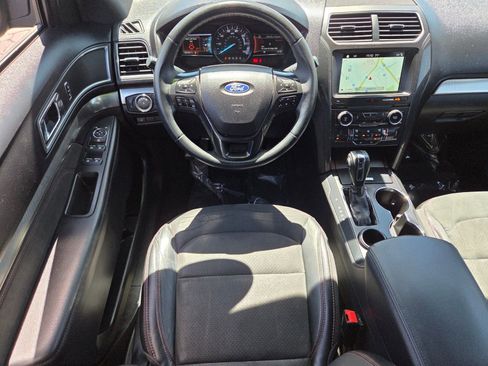 Certified 2018 Ford Explorer XLT w/ Equipment Group 202A FWD image 14
