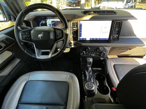 Used 2023 Ford Bronco Wildtrak image 33