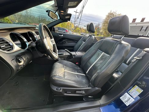 Used 2010 Ford Mustang GT RWD image 18
