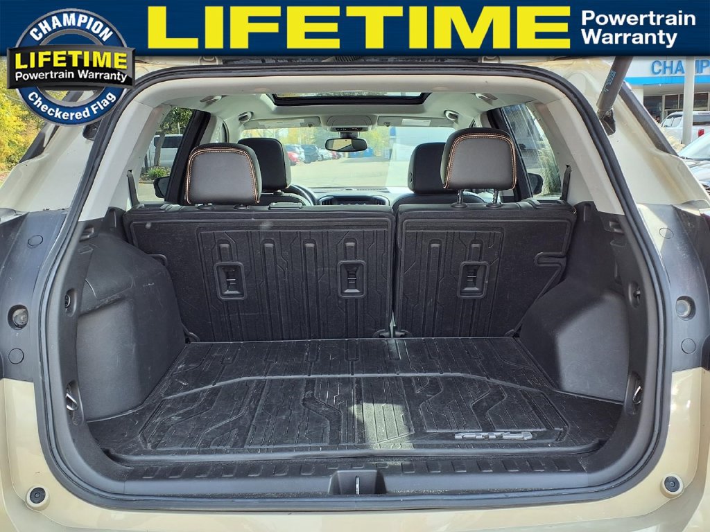 Used 2022 GMC Terrain AT4 w/ LPO, Floor Liner Package AWD/4WD image 11