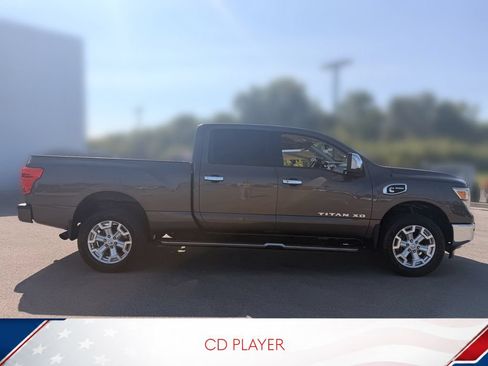 Used 2016 Nissan Titan SL RWD image 4