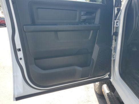 Used 2022 RAM 2500 Tradesman w/ Chrome Appearance Group image 17