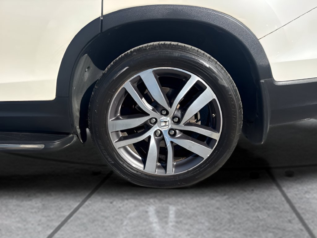Used 2017 Honda Pilot Touring image 30