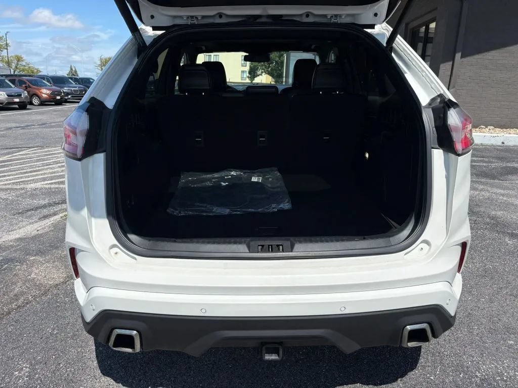 Used 2020 Ford Edge ST w/ Equipment Group 401A AWD/4WD image 9