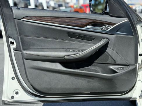 Used 2022 BMW 540i w/ M Sport Package image 15