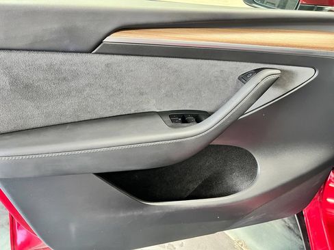 Used 2025 Tesla Model Y Long Range AWD/4WD image 25