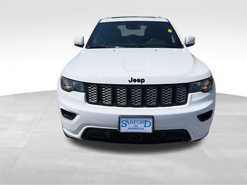 Used 2020 Jeep Grand Cherokee Altitude RWD image 8