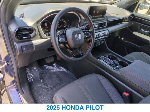 Certified 2025 Honda Pilot Sport image 14