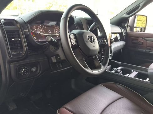 New 2026 RAM 2500 Limited AWD/4WD image 19