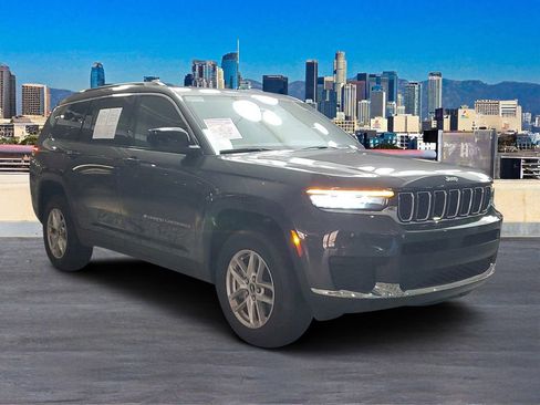 Used 2024 Jeep Grand Cherokee L Laredo w/ Luxury Tech Group I AWD/4WD image 3