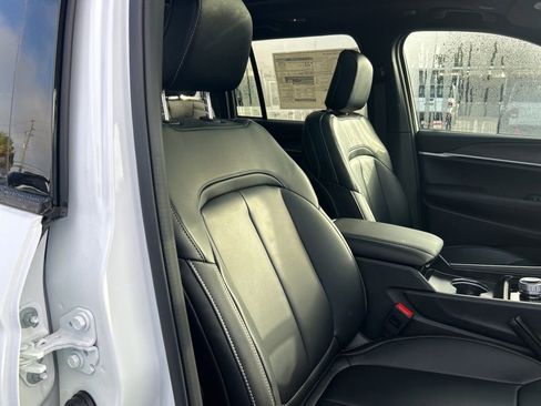 New 2026 Jeep Grand Cherokee Limited image 23