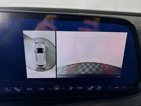 New 2025 Chevrolet Suburban Premier image 14