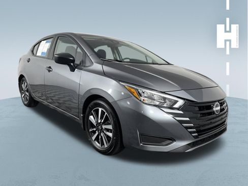 Used 2025 Nissan Versa S w/ S Plus Package FWD image 1