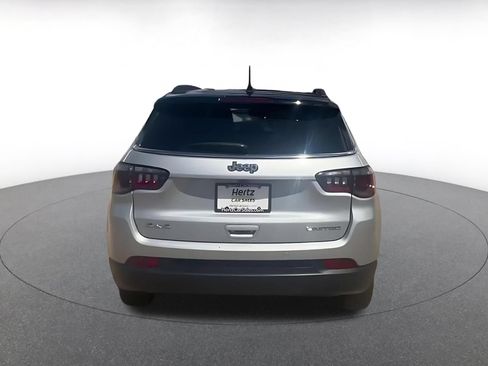 Used 2025 Jeep Compass Limited AWD/4WD image 12