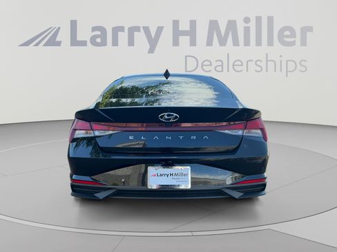 Used 2023 Hyundai Elantra SEL FWD image 3