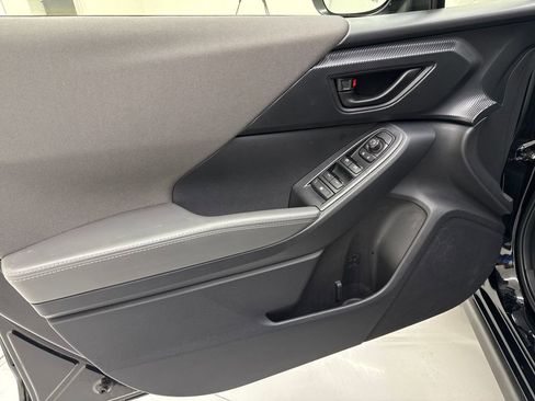 Used 2025 Subaru Crosstrek 2.0i Premium image 11