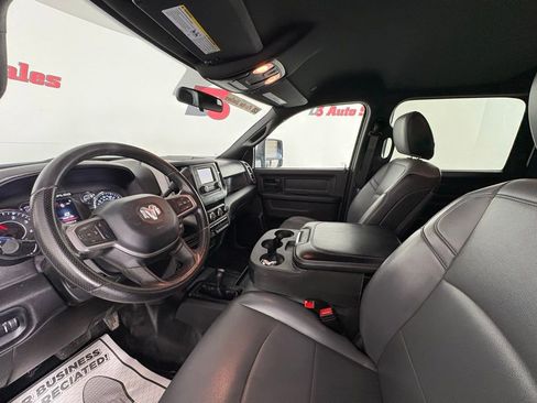 Used 2024 RAM 3500 Tradesman w/ Chrome Appearance Group AWD/4WD image 15