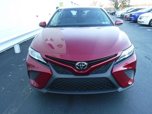 Used 2018 Toyota Camry SE image 4
