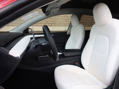 Used 2022 Tesla Model Y Performance AWD/4WD image 15