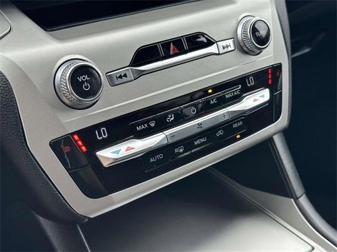 Used 2021 Ford Explorer XLT image 18