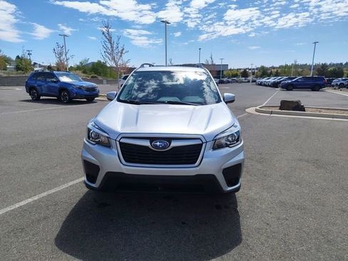 Used 2020 Subaru Forester Premium AWD/4WD image 8