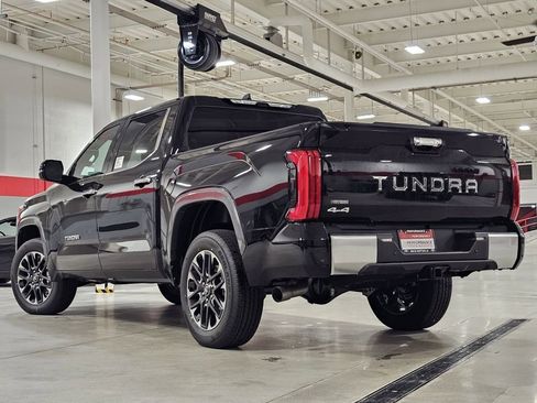 Used 2025 Toyota Tundra Limited AWD/4WD image 13