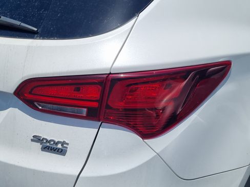 Used 2017 Hyundai Santa Fe Sport AWD/4WD image 9