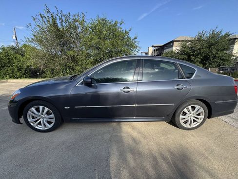 Used 2010 INFINITI M35 w/ Technology Pkg RWD image 4