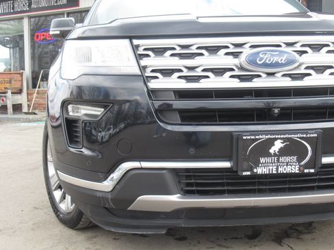 Used 2018 Ford Explorer Limited image 3