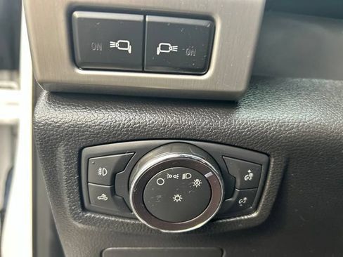 Used 2018 Ford F150 Platinum w/ Technology Package AWD/4WD image 35